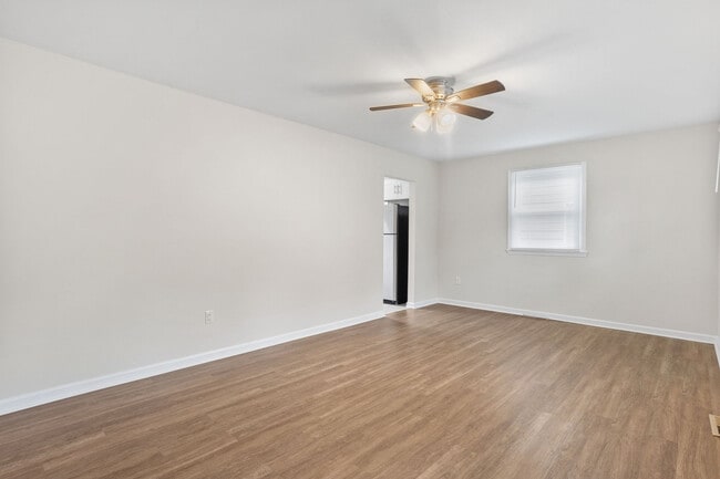 Photo - 158 Peterson Blvd