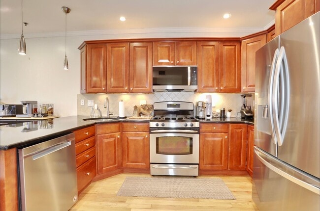 Photo - 421 Jackson St Unit 1