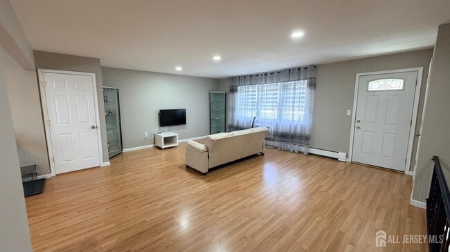 Photo - 363 Cranbury Rd Unit D16