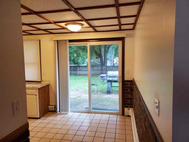 Photo - 1303 Fallingbrook Dr SE