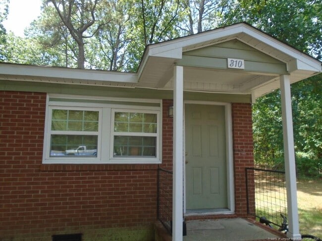 Building Photo - 310 Old Shaw Rd