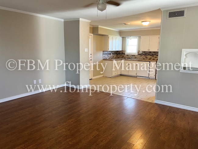 Photo - 3015 Winfield Dr