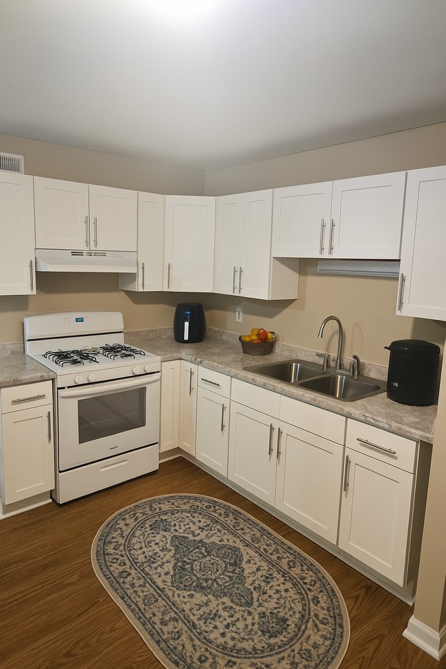 Photo - 332 Maplewood Dr Unit 332