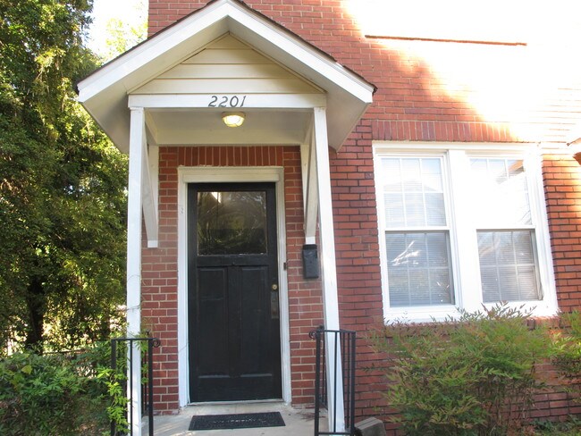 Front Door - 2201 Lee St Unit 2201 Lee Street
