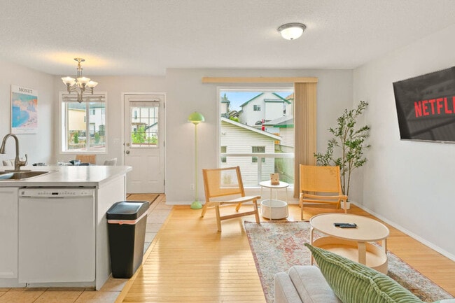 Building Photo - 212 Hidden Hills Rd NW