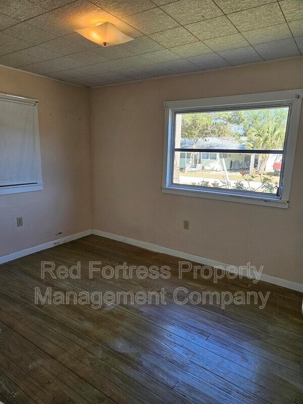 Photo - 3005 Beatrice Pl