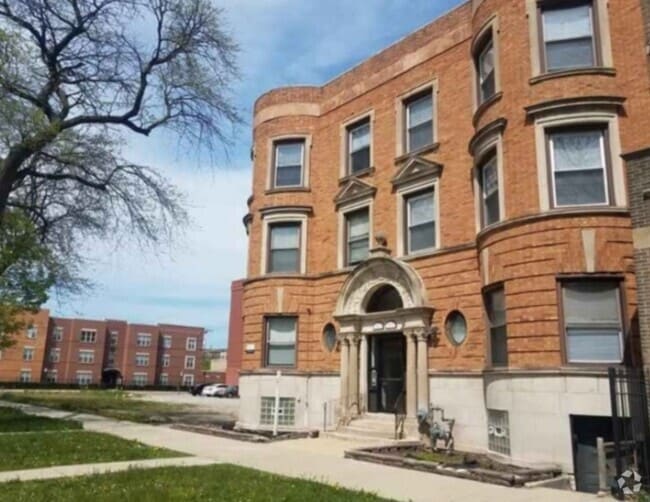 Building Photo - 4317 S Michigan Ave Rental
