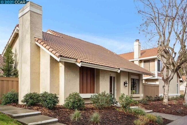 Photo - 168 Northcreek Cir House