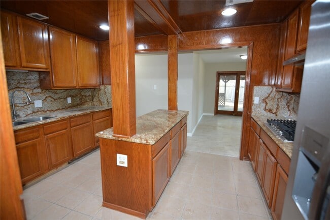 Photo - 906 Arrow Lake Dr