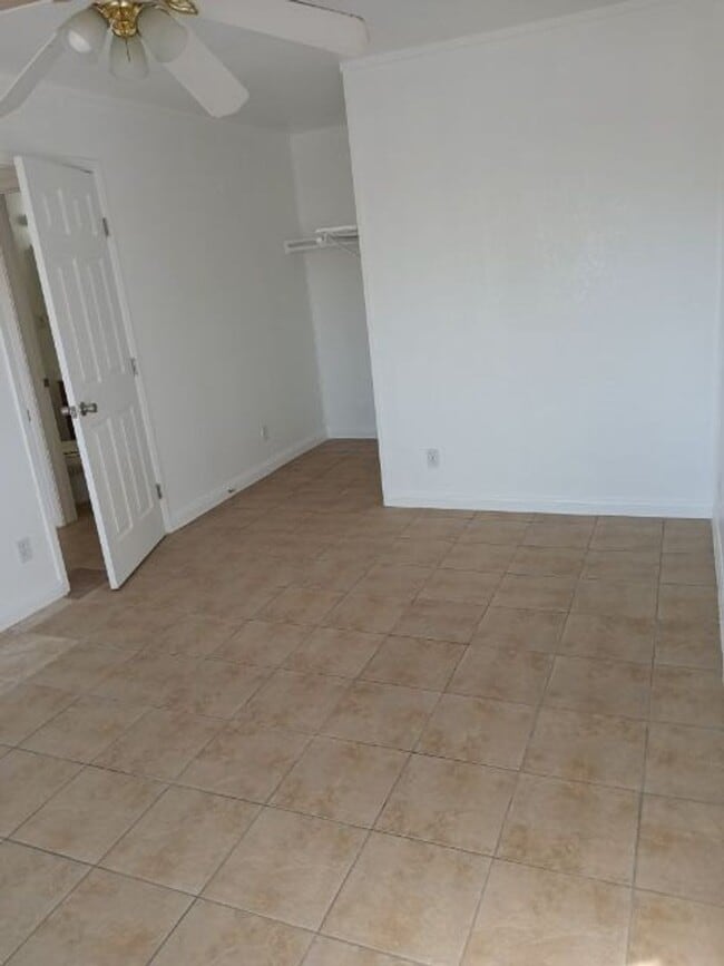 Photo - 2601 Columbus St Unidad C60