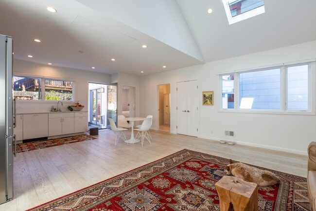 Photo - 449 Gates St