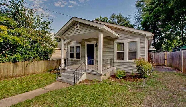 Building Photo - 1317 McCullough Ave NE Rental