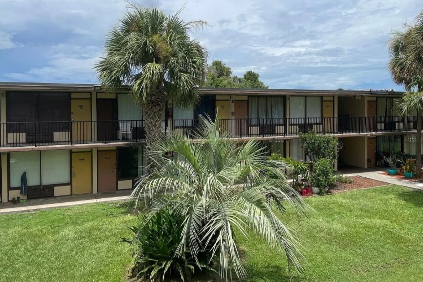 Efficiency Condo! 2nd floor unit at Sand Lake Courtyards AVAILABLE SEPTEMBER 10th! - Efficiency Condo! 2nd floor unit at Sand Lake Courtyards AVAILABLE SEPTEMBER 10th! Unidad 2103