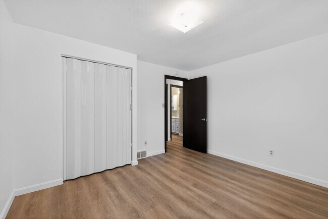 Photo - 213 Tilford Rd