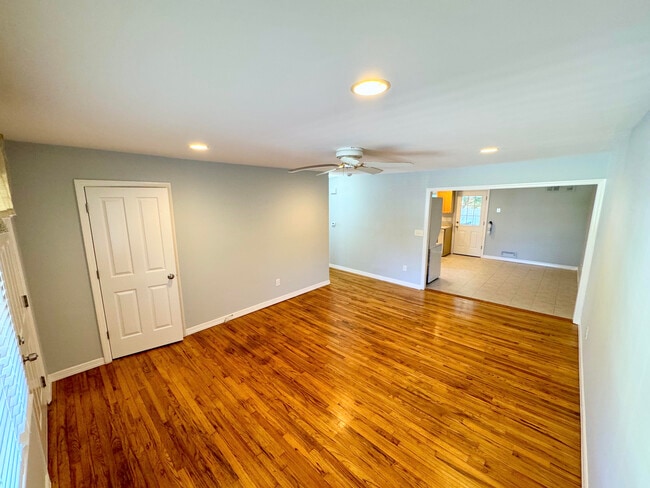 Photo - 1142 Roe Avenue