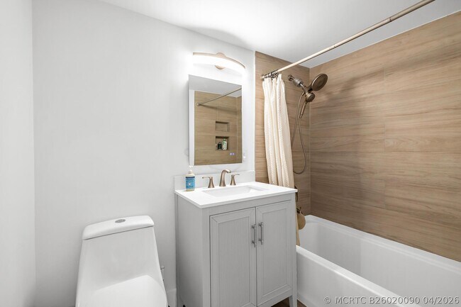 Photo - 924 SE 2nd St Unit 32