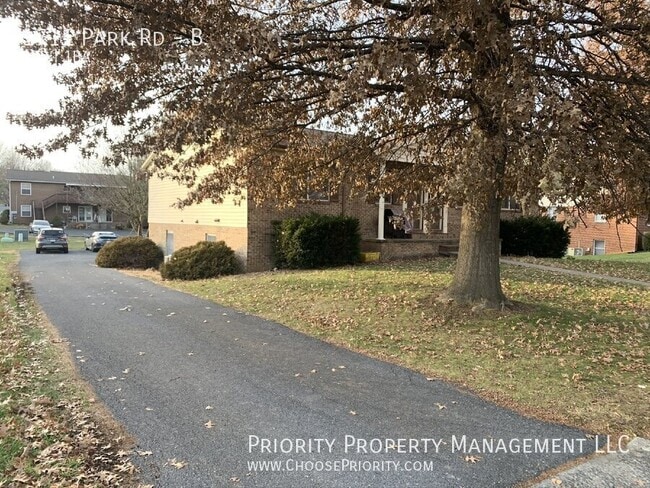 Photo - 1711 Park Rd Unit B