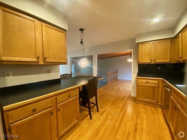 Building Photo - 424 E Main St Rental