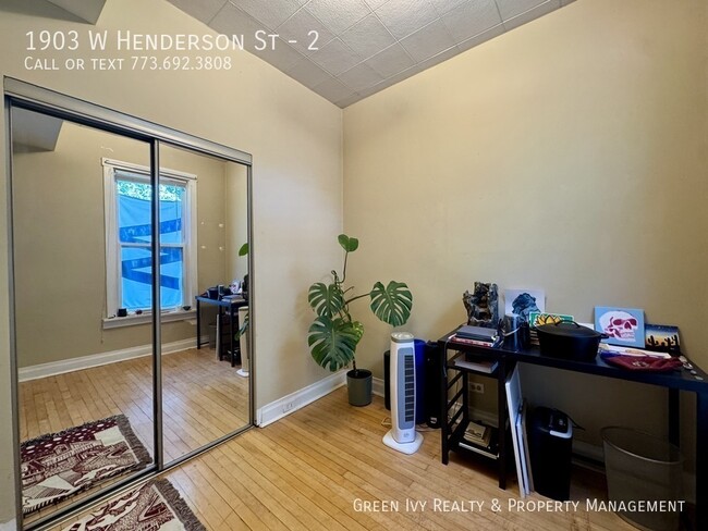 Photo - 1903 W Henderson St Unit 2