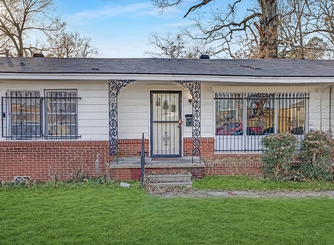 Building Photo - 1121 Wheeler St