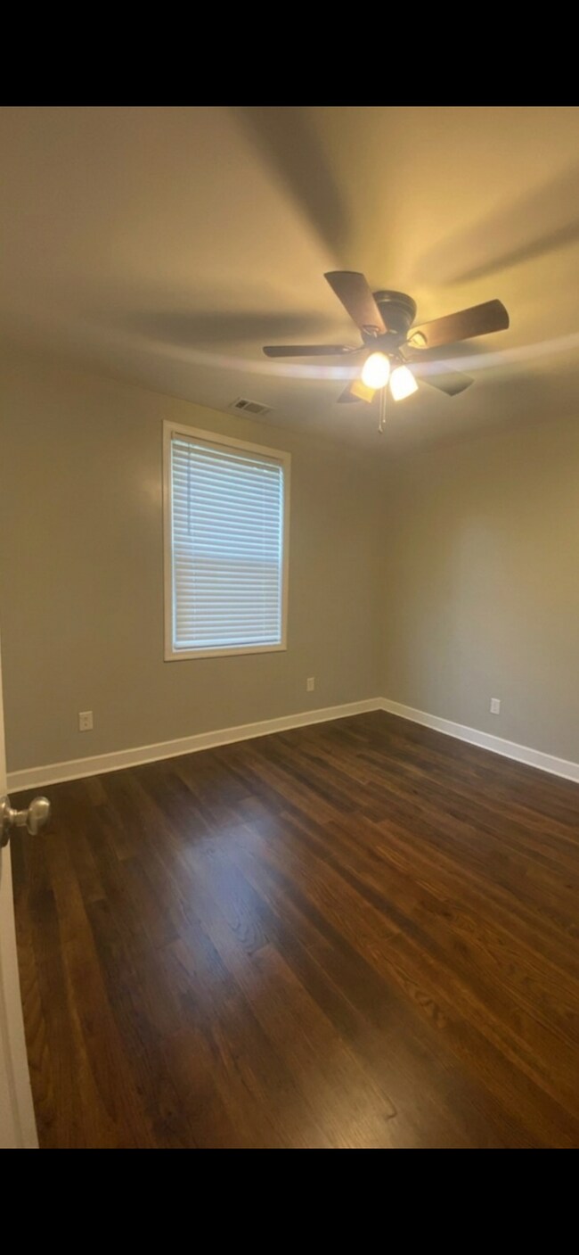 Dormitorio - 1310 N Clark St