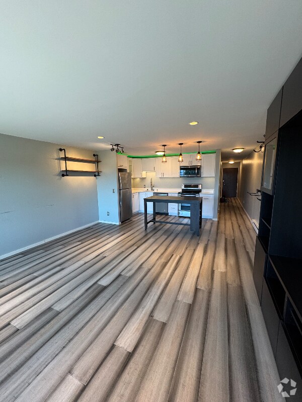 Building Photo - 303 N 44th St Rental