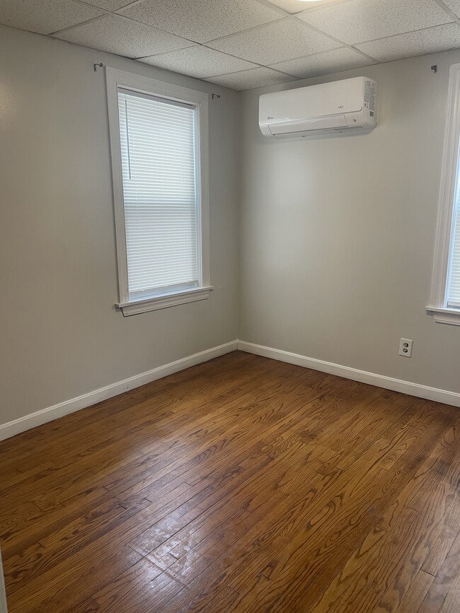 Building Photo - 61 Gage St Unit 1