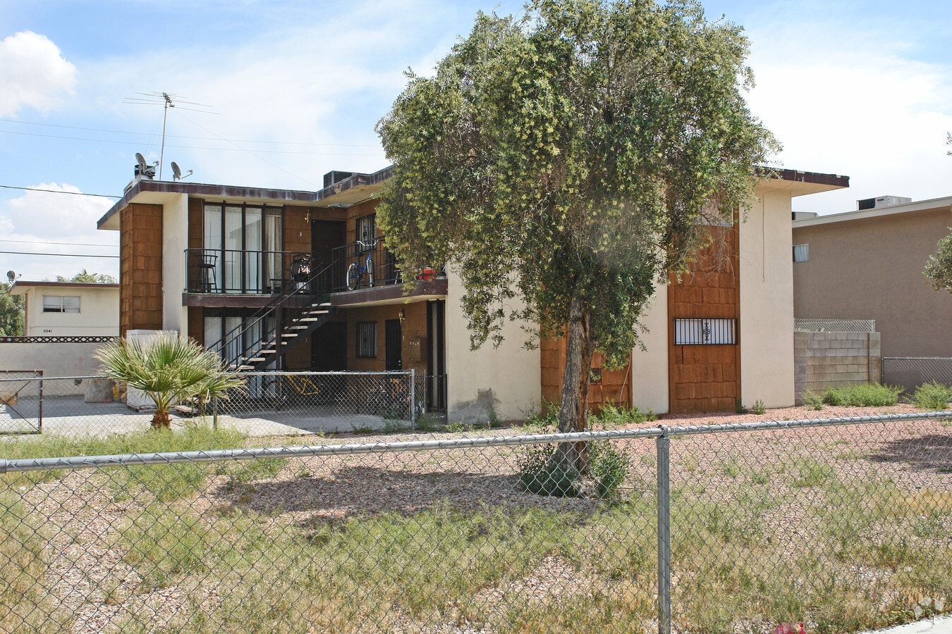 Photo - 3340 Athens St