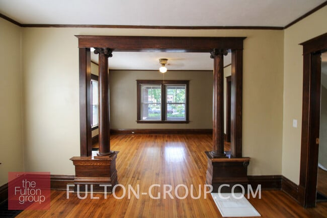 Photo - 140 Diamond Ave SE