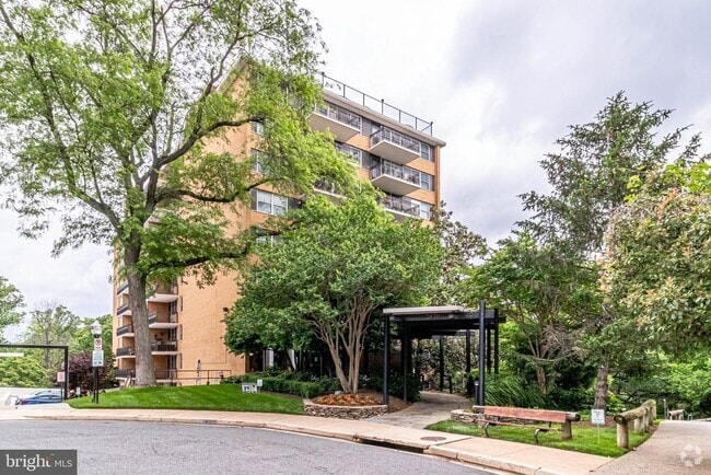 Building Photo - 2030 N Adams St Unit 1403 Rental