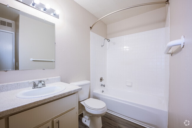 1BR, 1BA - 680SF - Bathroom - Plank Flooring