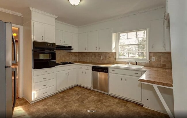 3146 Friar Tuck Way