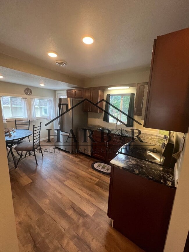 Photo - 807 1st Dr NW Apartment Unit B