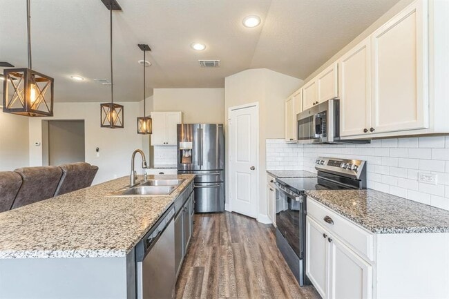 Photo - 108 Leona River Trl