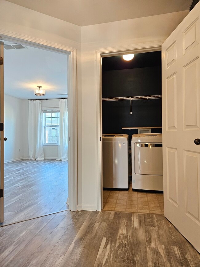 Photo - 4361 Grove Field Park NW