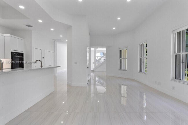 Photo - 21301 NE 38th Ave