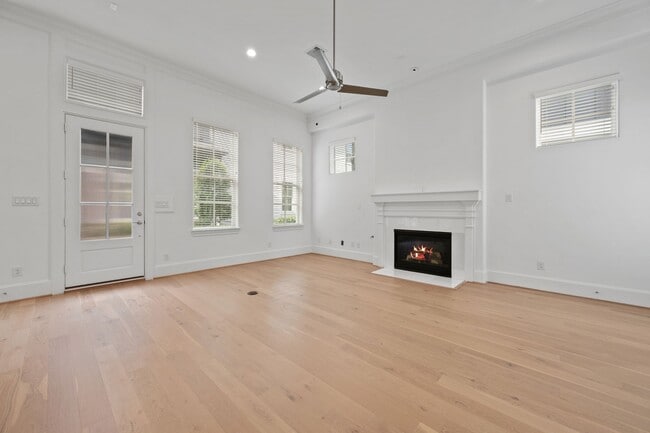 Photo - 614 Delmar St