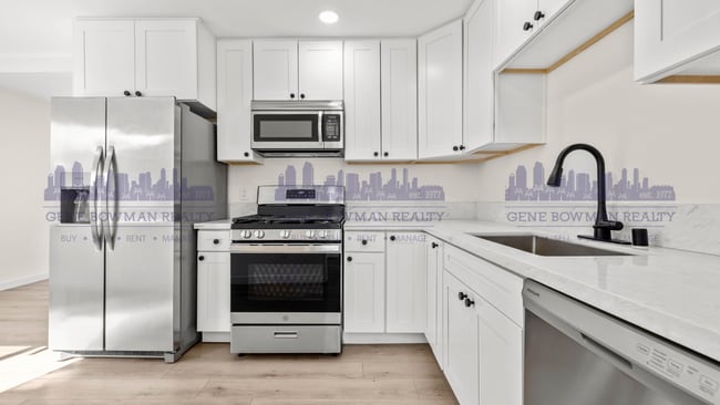 Building Photo - Newly Renovated, Beautiful 2-Bed/1Bath Sta...