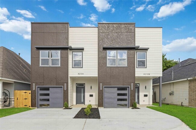 Building Photo - 8210 Lawler St