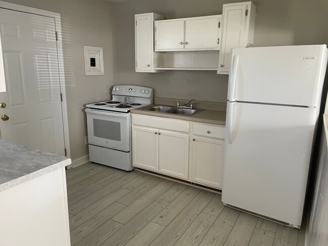 Photo - 3540 Bost St