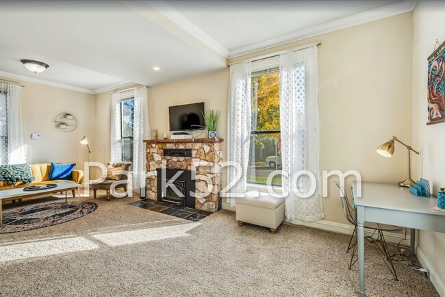 Photo - 1 Bedroom Unit in Tacoma Tri-Plex With Washer & Dryer! Unit #A