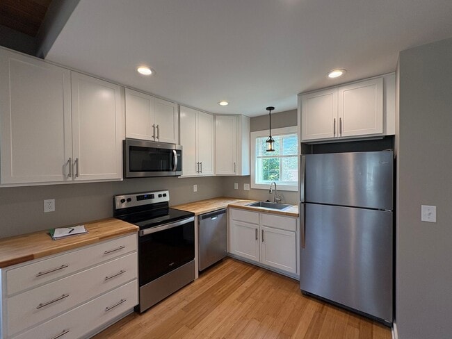 6 W Citra St