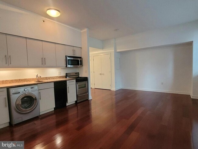 Photo - 219 S 18th St Unidad 503