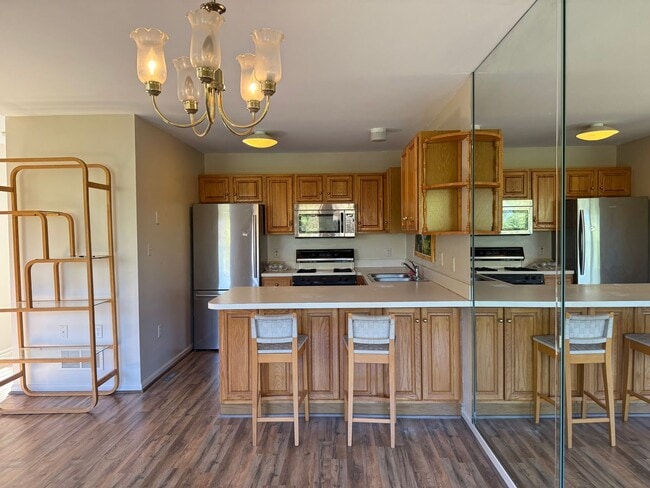 Photo - Beautiful 3 Bedroom 1.5 Bathroom Townhome ...