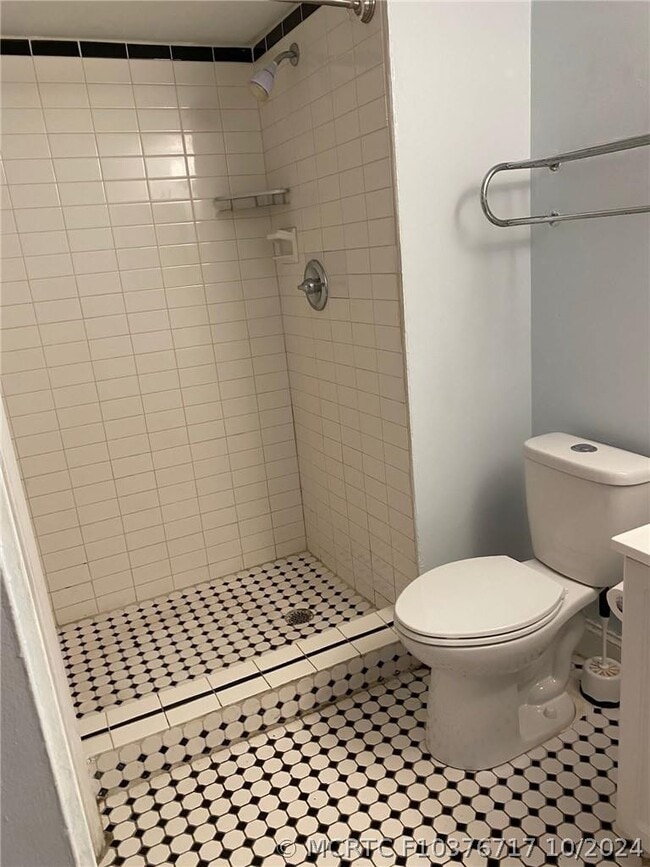 Photo - 290 Racquet Club Rd Unit 205