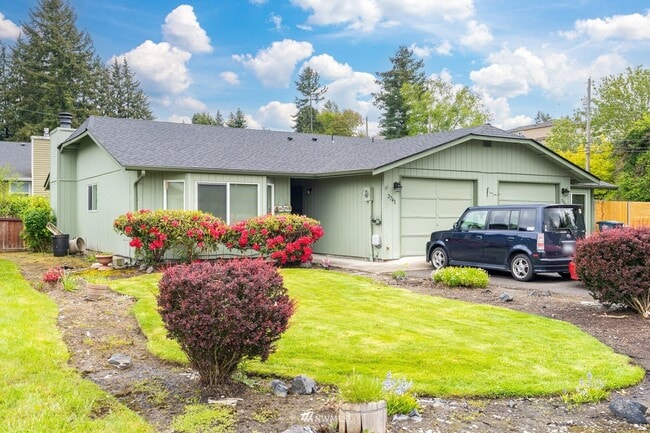 Front yard - 2741 Crystal Springs Rd W Unit 2741 left