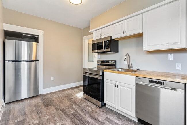 Photo - Nicely Renovated 1 Bed, 1 Bath Apartment in Greenfield - In-unit Laundry, Quiet Street - Availabl... Unit 2
