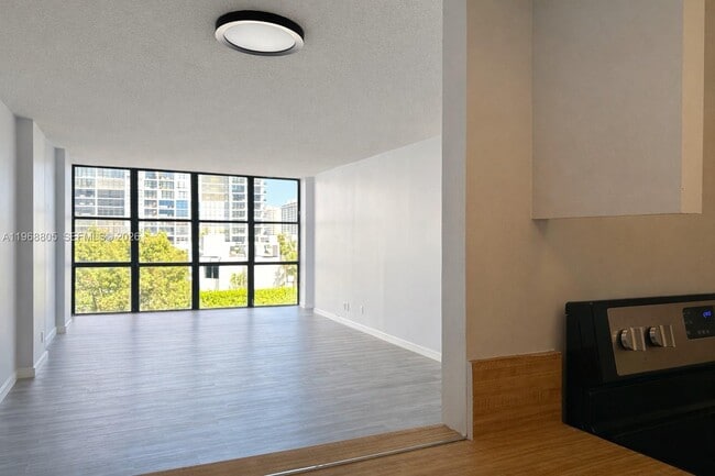 Photo - 800 Parkview Dr Unidad 417