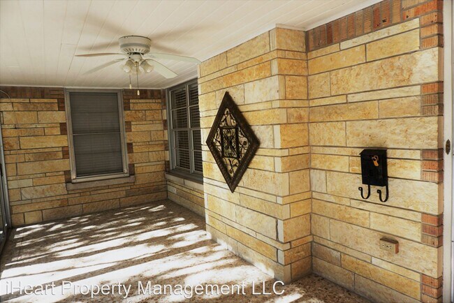 Photo - 3 br, 2 bath House - 215 Calumet