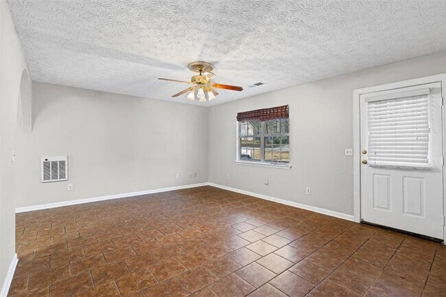 Photo - 120 Woodcrest Dr